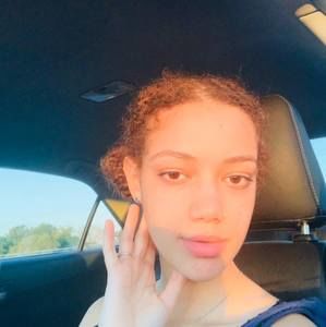 Meet your Posher, Ariana